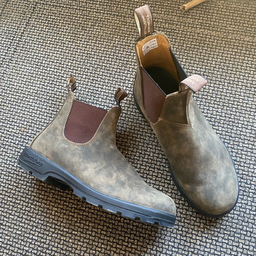 Rustic brown blundstone #585